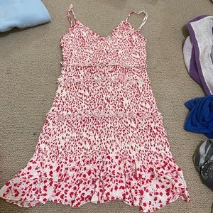 pink right dress size medium but fits small